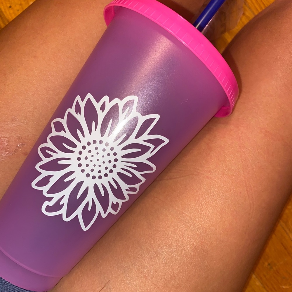 Color changing cups😍